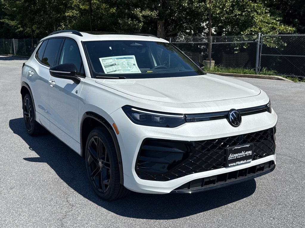 2026 Volkswagen Tiguan 2.0T SE R-Line Black