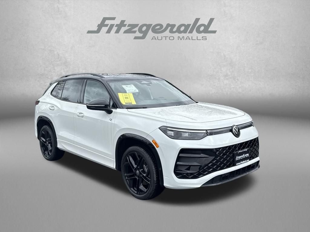 2026 Volkswagen Tiguan 2.0T SE R-Line Black