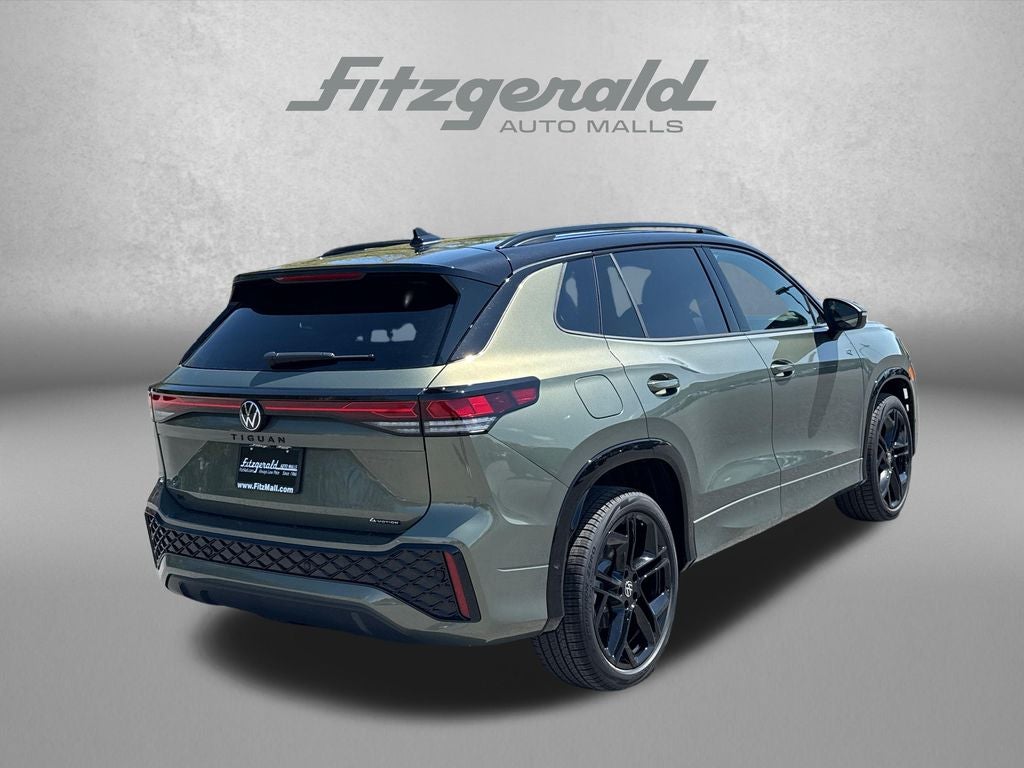 2026 Volkswagen Tiguan 2.0T SE R-Line Black