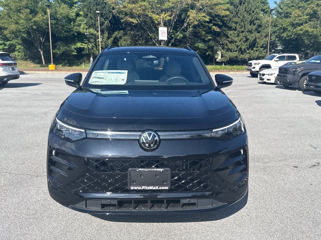 2026 Volkswagen Tiguan 2.0T SE R-Line Black