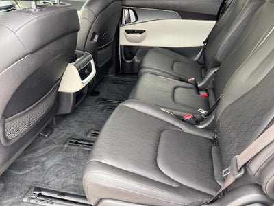2023 Kia Carnival LX Seat Package