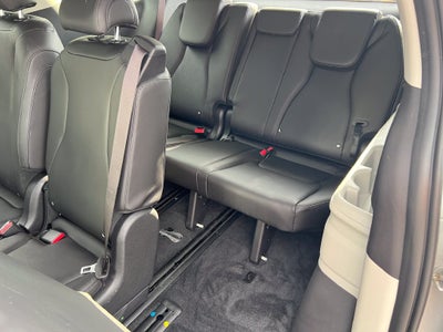 2023 Kia Carnival LX Seat Package