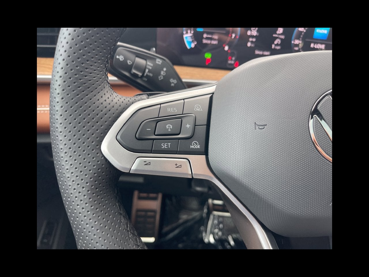 2026 Volkswagen Tiguan SEL R-Line Turbo 4MOTION