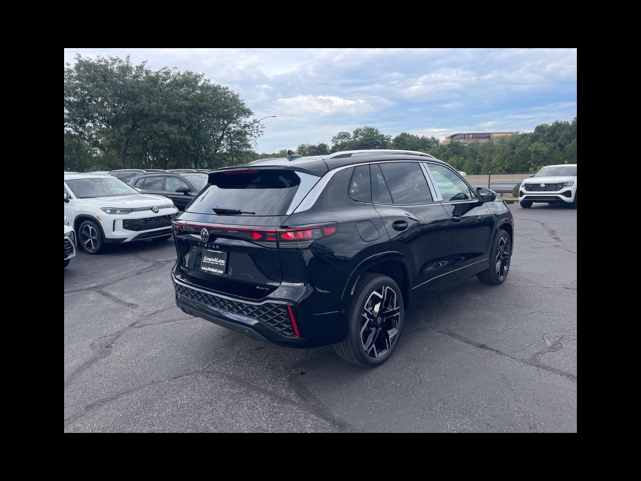 2026 Volkswagen Tiguan SEL R-Line Turbo 4MOTION