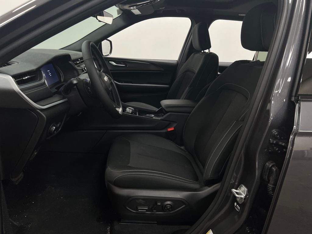 2026 Jeep Grand Cherokee GRAND CHEROKEE LAREDO X 4X2