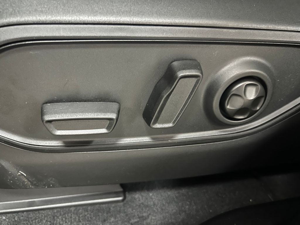 2025 Jeep Grand Cherokee GRAND CHEROKEE LAREDO 4X2