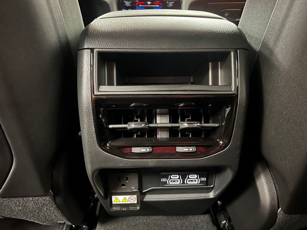 2025 Jeep Grand Cherokee GRAND CHEROKEE LAREDO 4X2