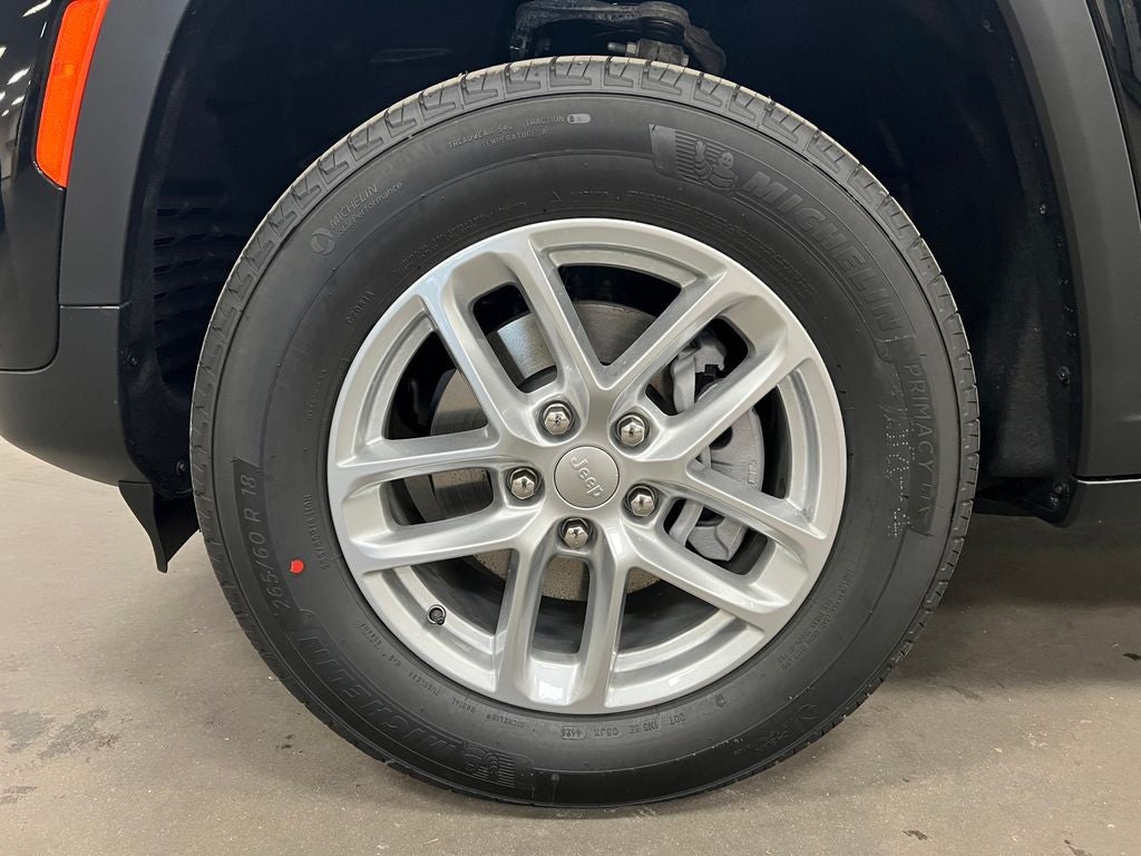 2025 Jeep Grand Cherokee GRAND CHEROKEE LAREDO X 4X2