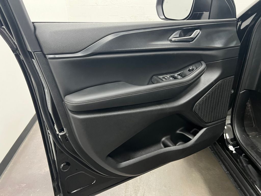 2025 Jeep Grand Cherokee GRAND CHEROKEE LAREDO X 4X2