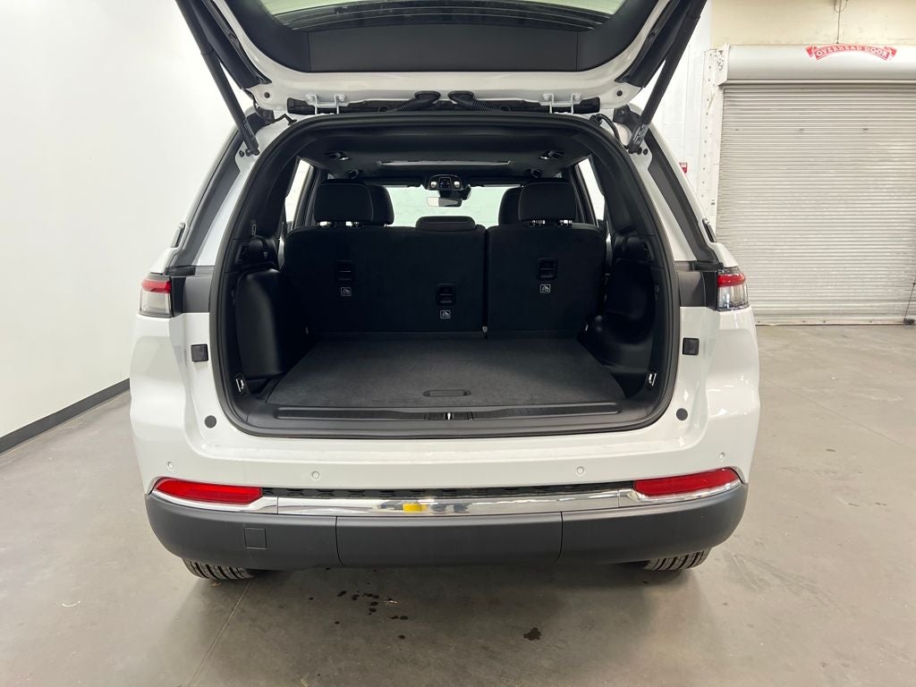 2026 Jeep Grand Cherokee GRAND CHEROKEE LAREDO X 4X2