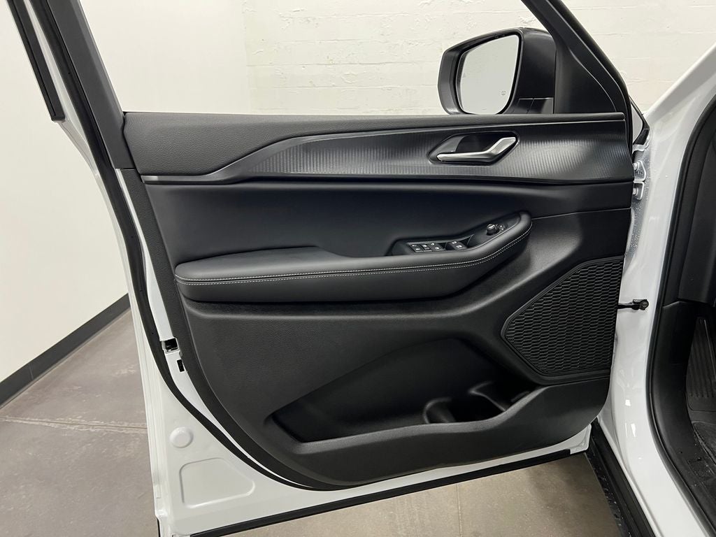 2025 Jeep Grand Cherokee GRAND CHEROKEE LAREDO 4X2