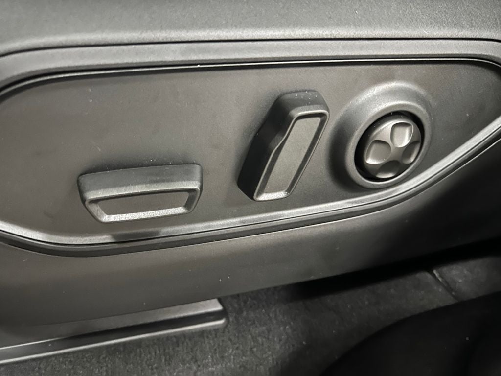 2025 Jeep Grand Cherokee GRAND CHEROKEE LAREDO 4X2