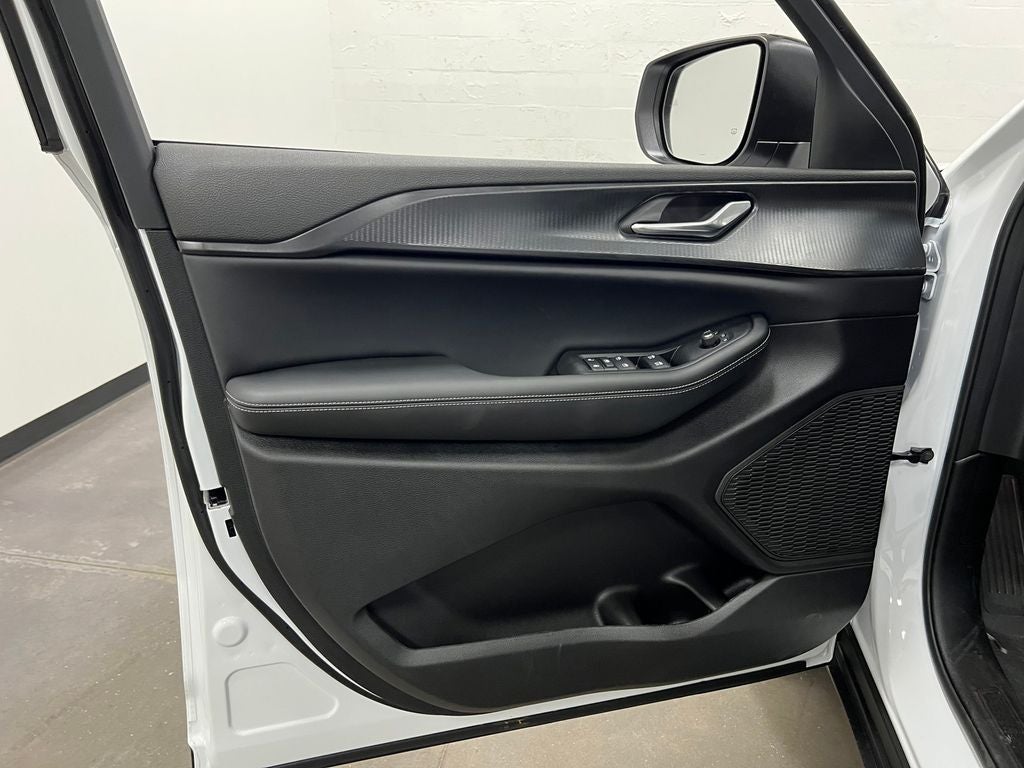 2025 Jeep Grand Cherokee GRAND CHEROKEE LAREDO 4X2