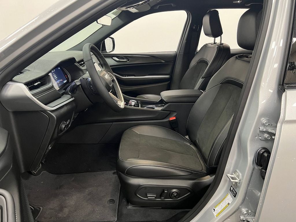 2025 Jeep Grand Cherokee GRAND CHEROKEE ALTITUDE 4X2