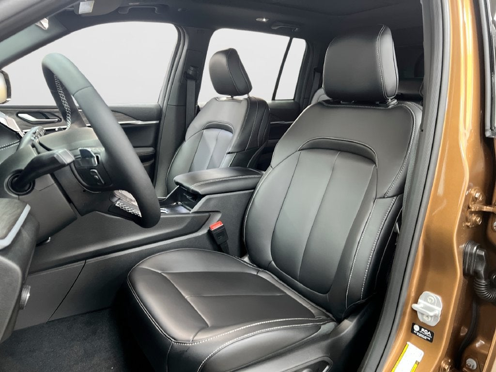 2027 Jeep Grand Cherokee GRAND CHEROKEE LIMITED 4X4