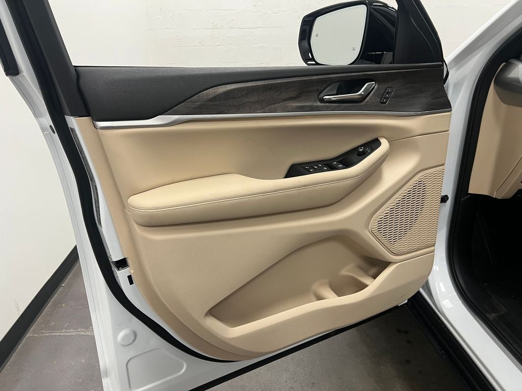 2027 Jeep Grand Cherokee Limited