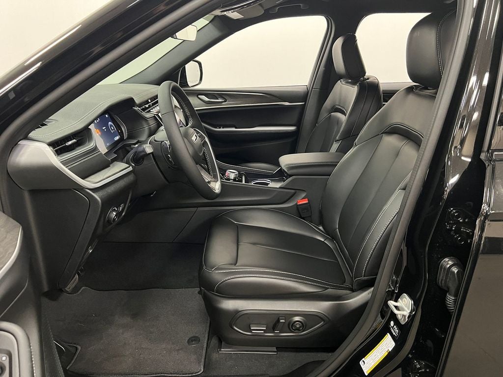 2025 Jeep Grand Cherokee GRAND CHEROKEE L LIMITED 4X2