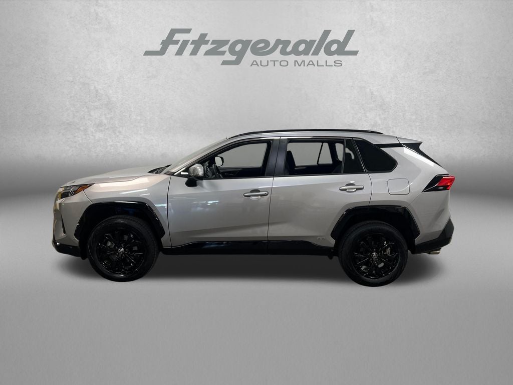 2022 Toyota RAV4 Hybrid SE