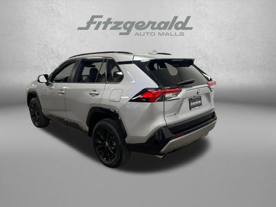 2022 Toyota RAV4 Hybrid SE