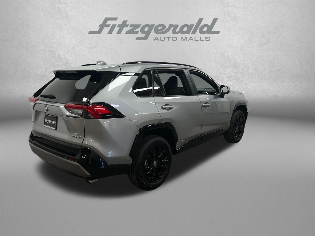 2022 Toyota RAV4 Hybrid SE