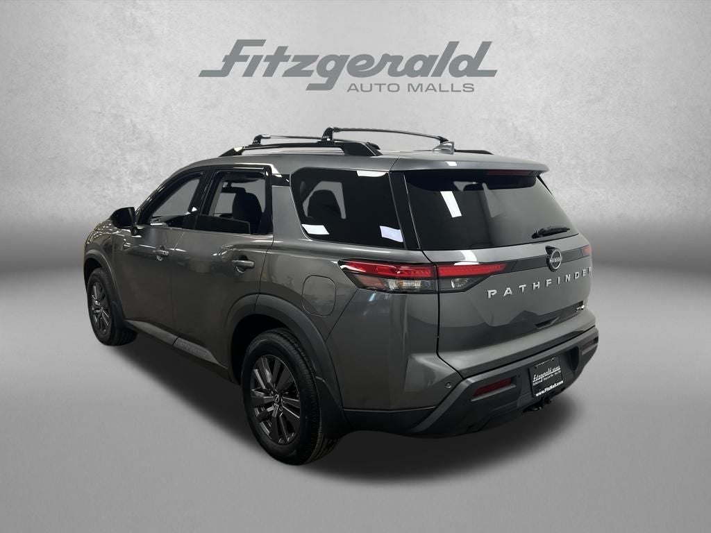 2022 Nissan Pathfinder SV
