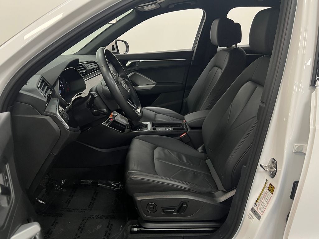 2023 Audi Q3 Premium quattro